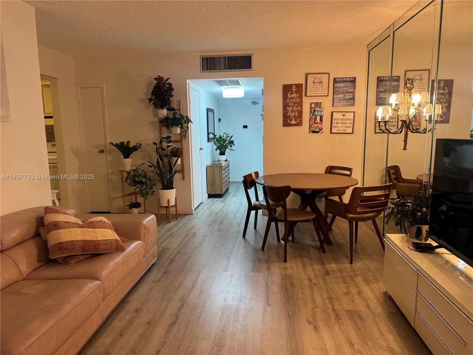 20301 W Country Club Dr # 821