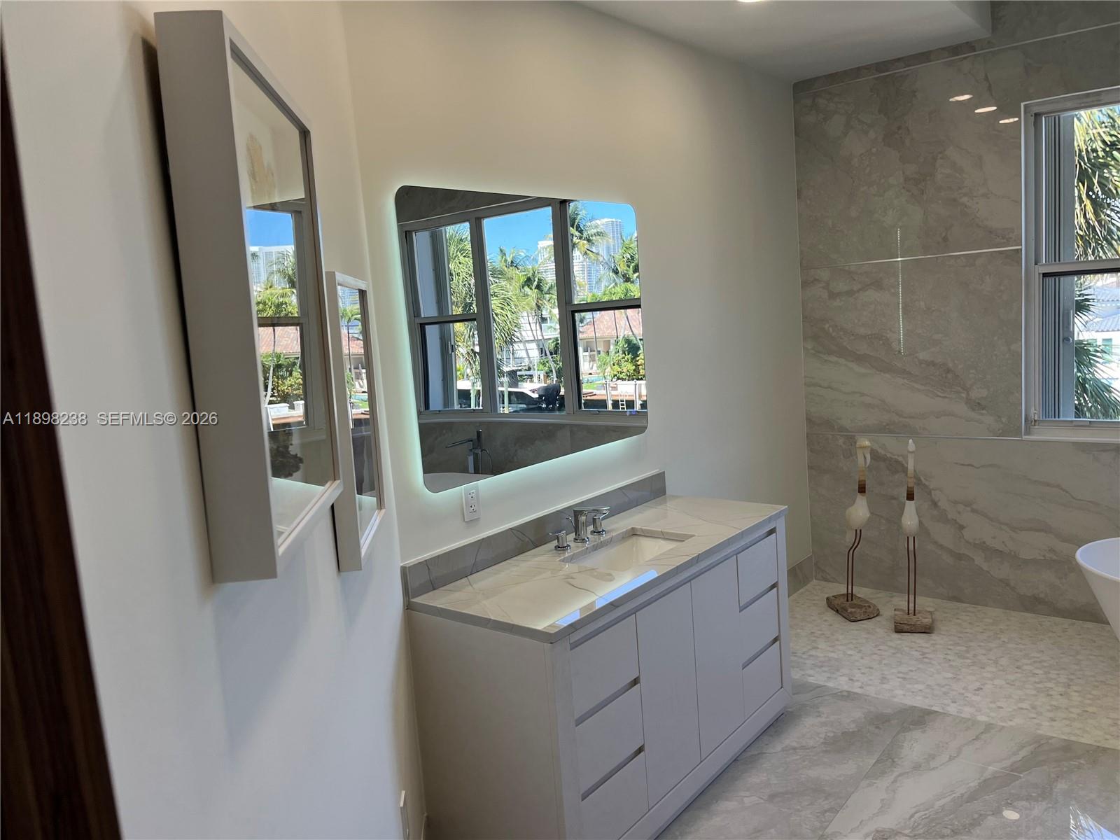 3705 NE 214 St # 13, Aventura Unit: 13