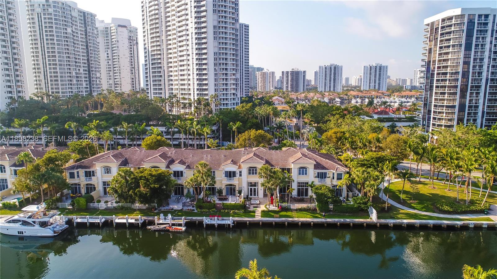 3705 NE 214 St # 13, Aventura Unit: 13