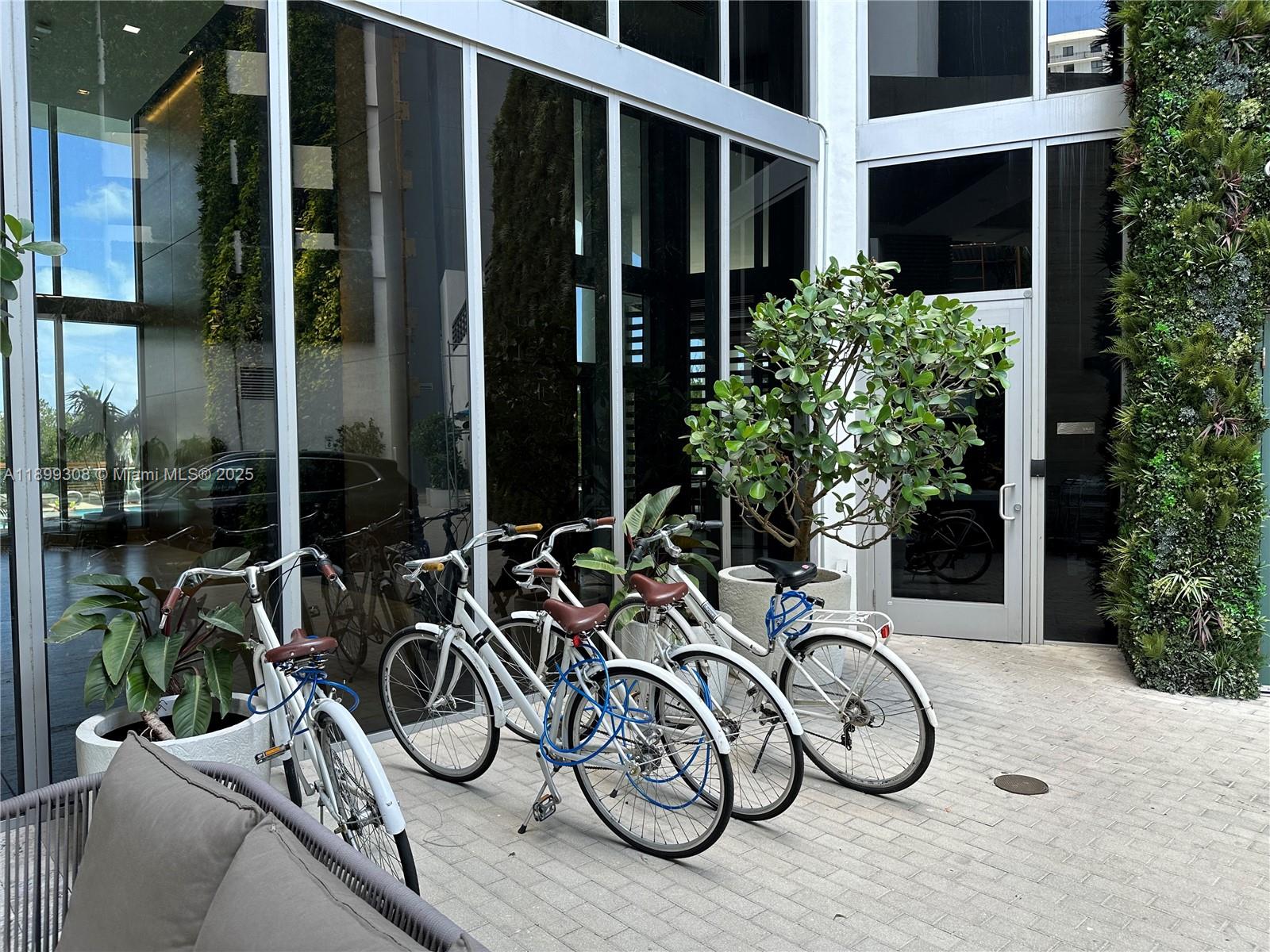 16385 Biscayne Blvd # 1505, North Miami Beach Unit: 1505
