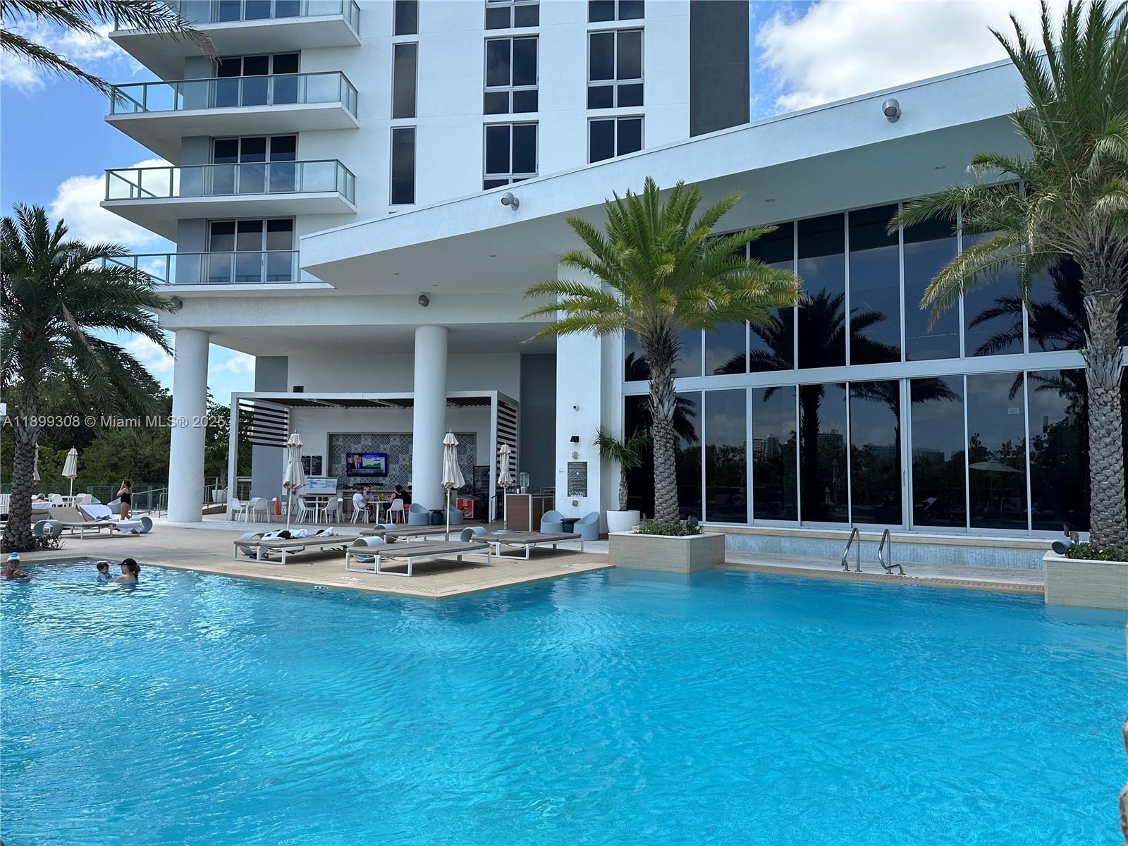 16385 Biscayne Blvd # 1505, North Miami Beach Unit: 1505