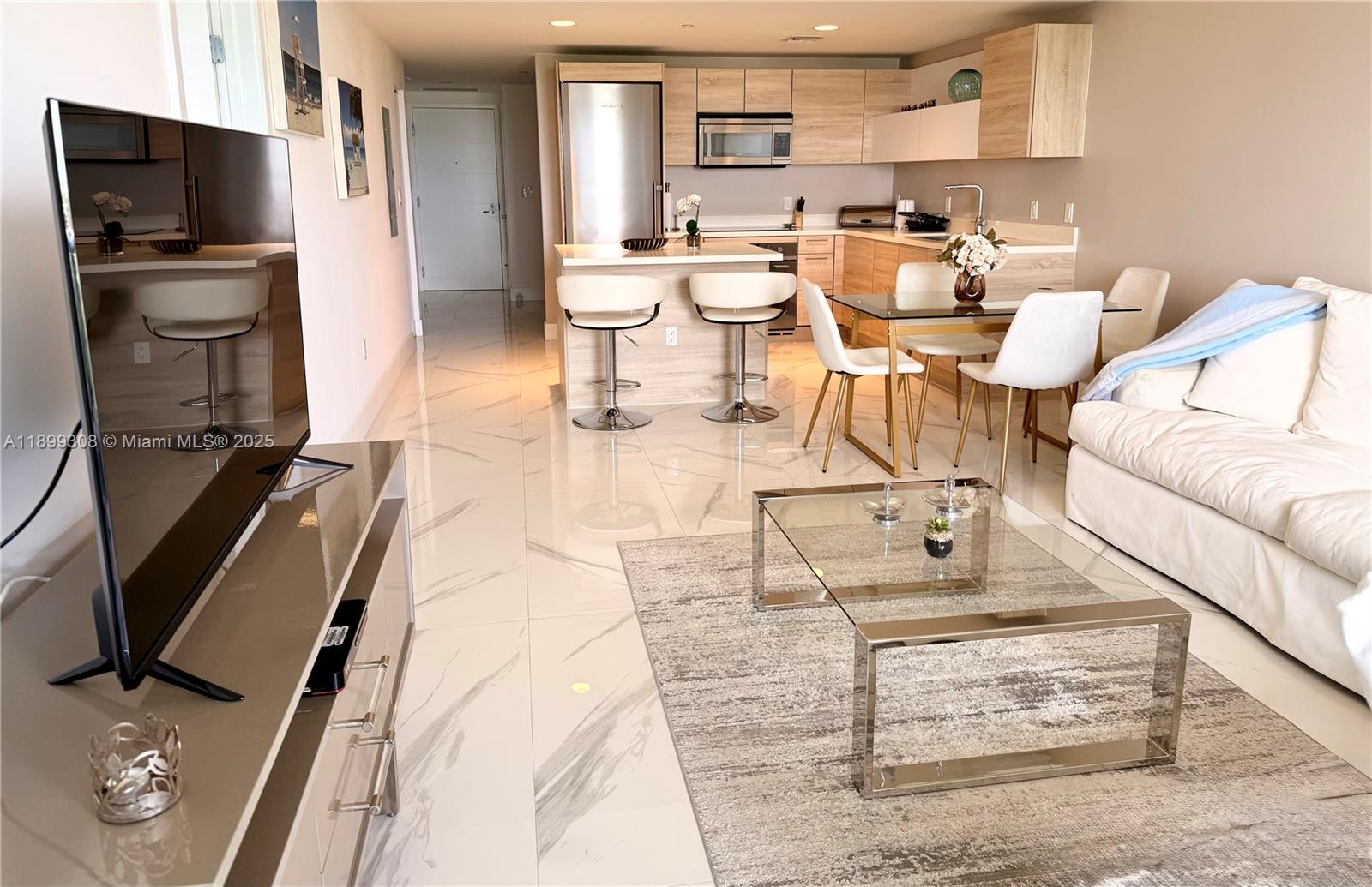 16385 Biscayne Blvd # 1505, North Miami Beach Unit: 1505