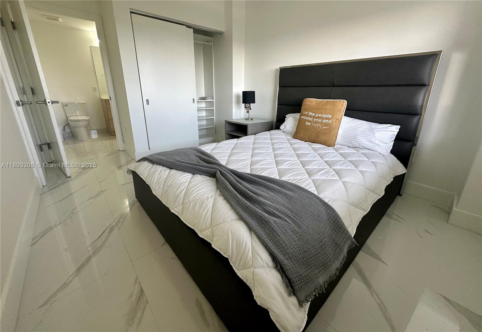 16385 Biscayne Blvd # 1505, North Miami Beach Unit: 1505