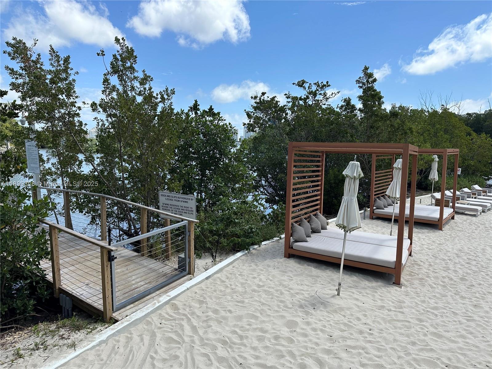 16385 Biscayne Blvd # 1505, North Miami Beach Unit: 1505