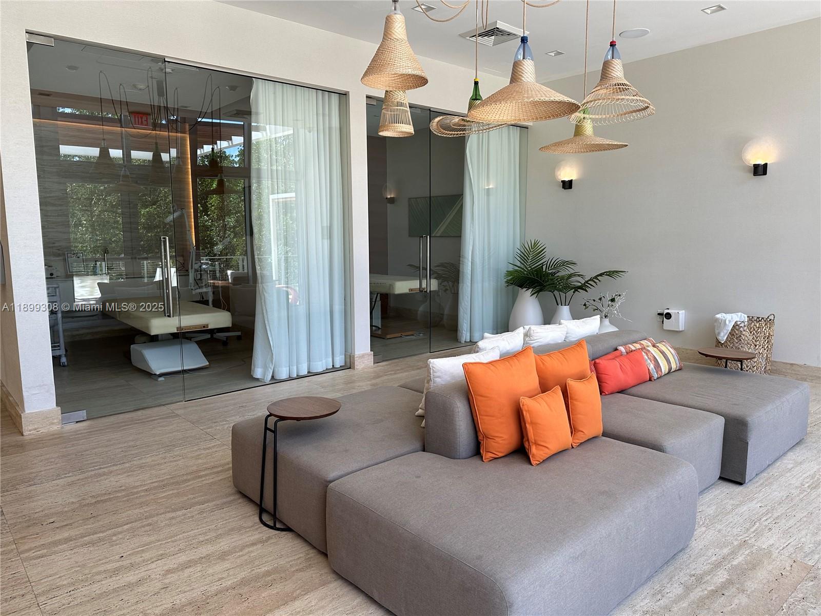 16385 Biscayne Blvd # 1505, North Miami Beach Unit: 1505