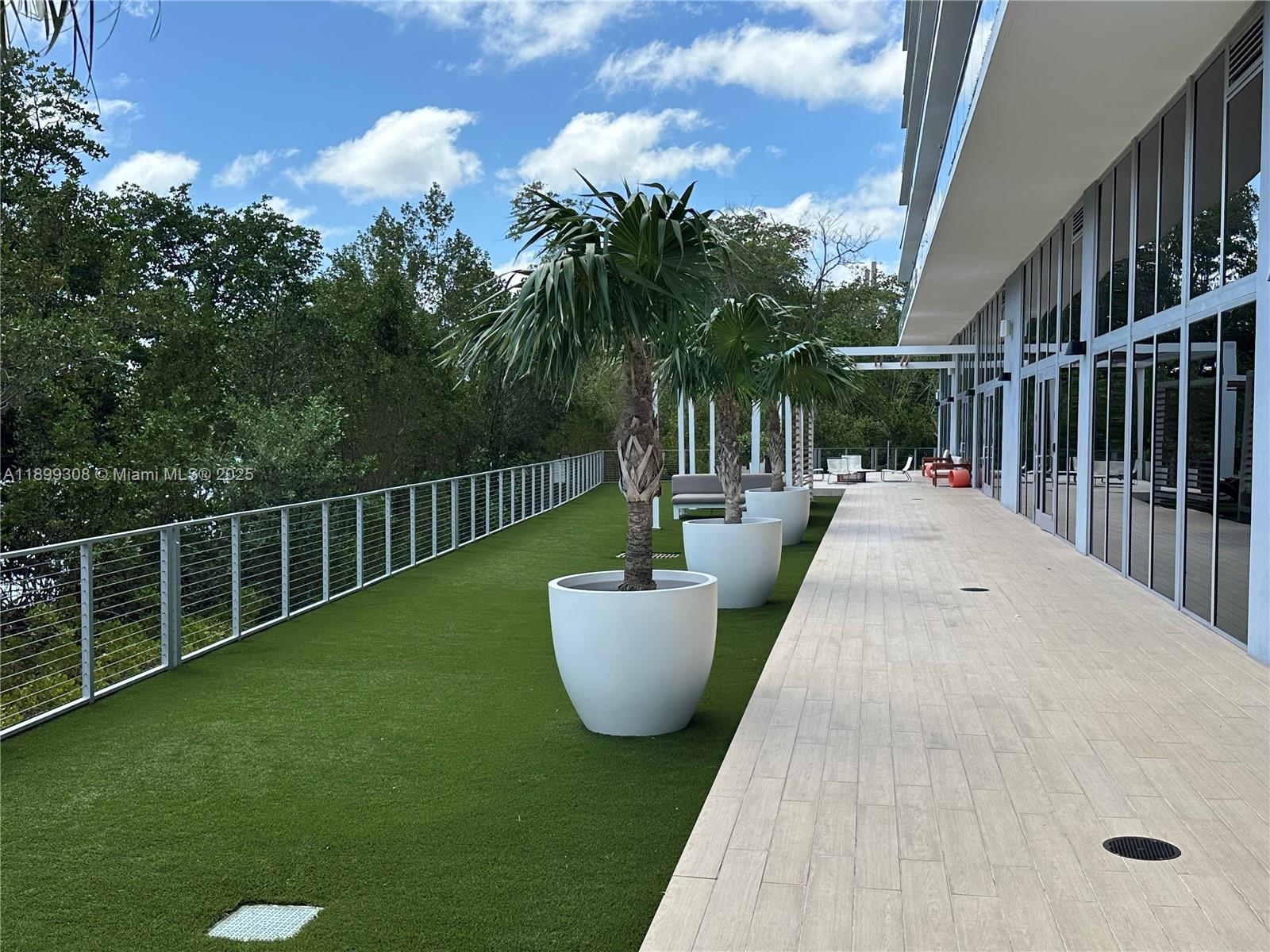 16385 Biscayne Blvd # 1505, North Miami Beach Unit: 1505