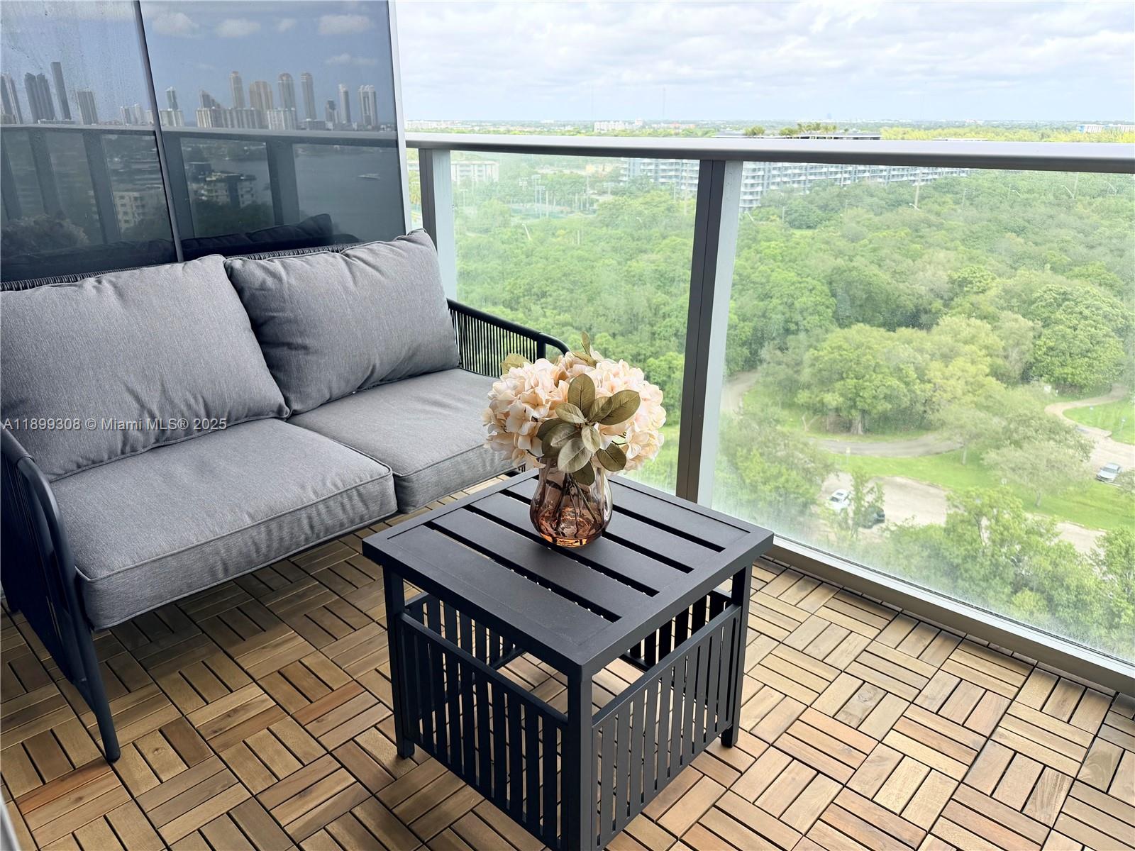 16385 Biscayne Blvd # 1505, North Miami Beach Unit: 1505