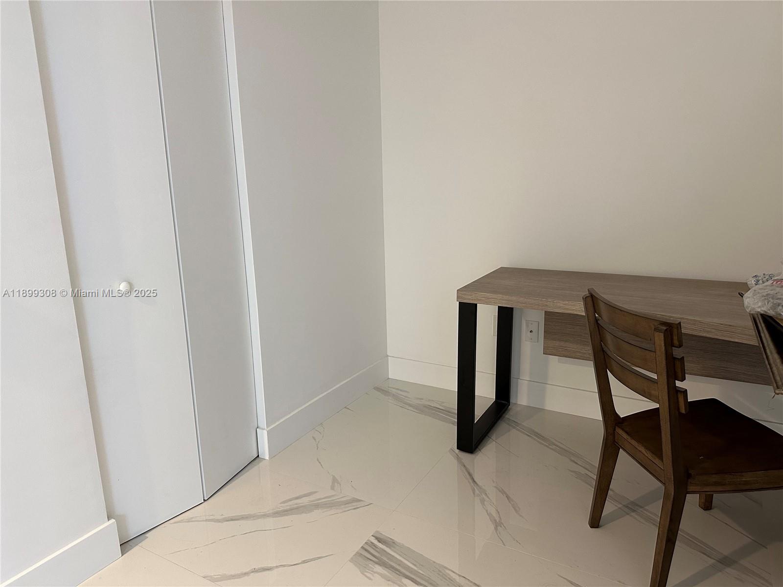 16385 Biscayne Blvd # 1505, North Miami Beach Unit: 1505