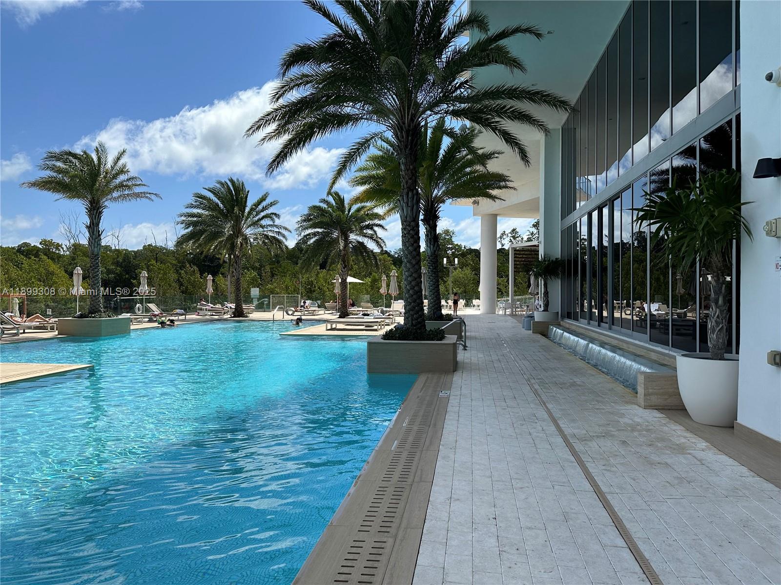 16385 Biscayne Blvd # 1505, North Miami Beach Unit: 1505