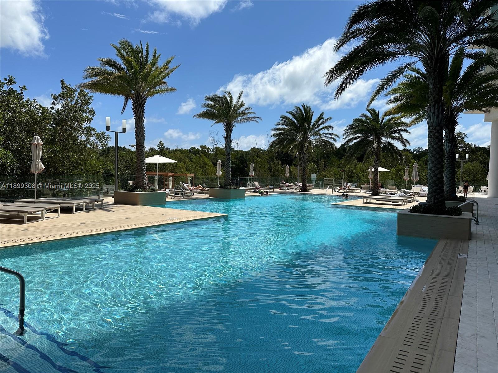 16385 Biscayne Blvd # 1505, North Miami Beach Unit: 1505