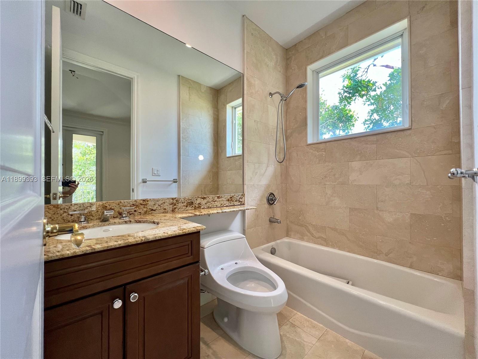 573 Satinwood Dr