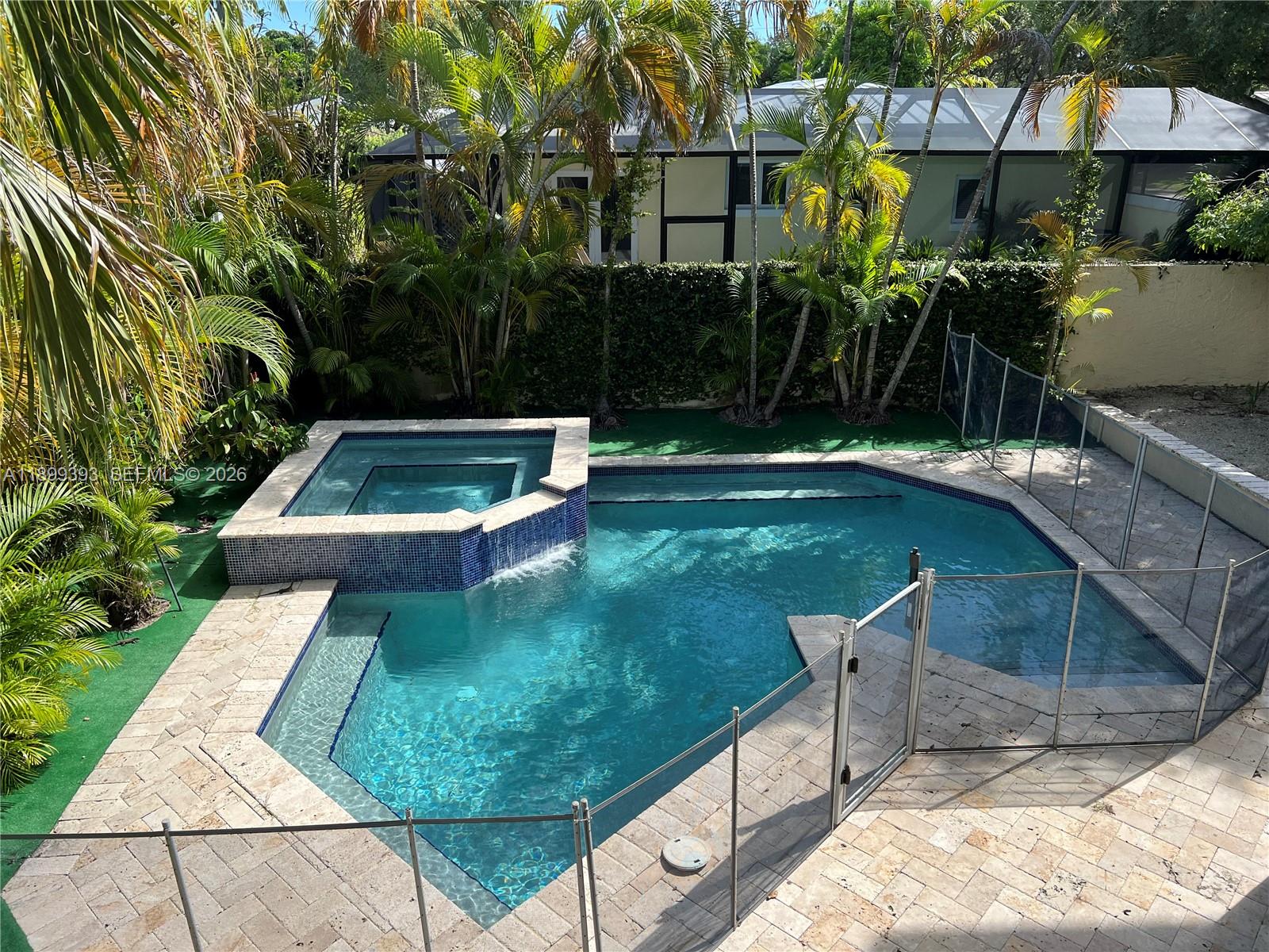 573 Satinwood Dr