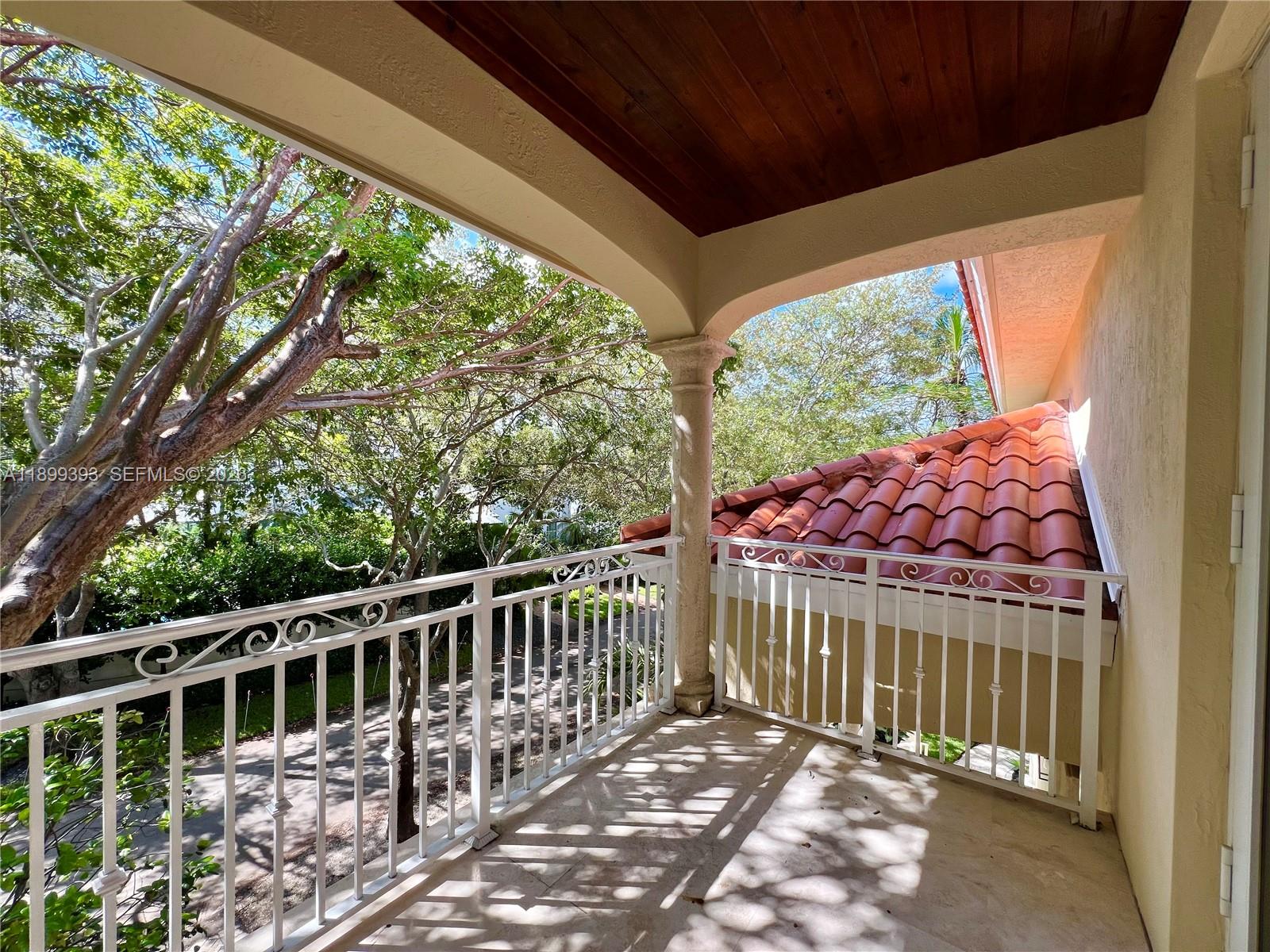 573 Satinwood Dr