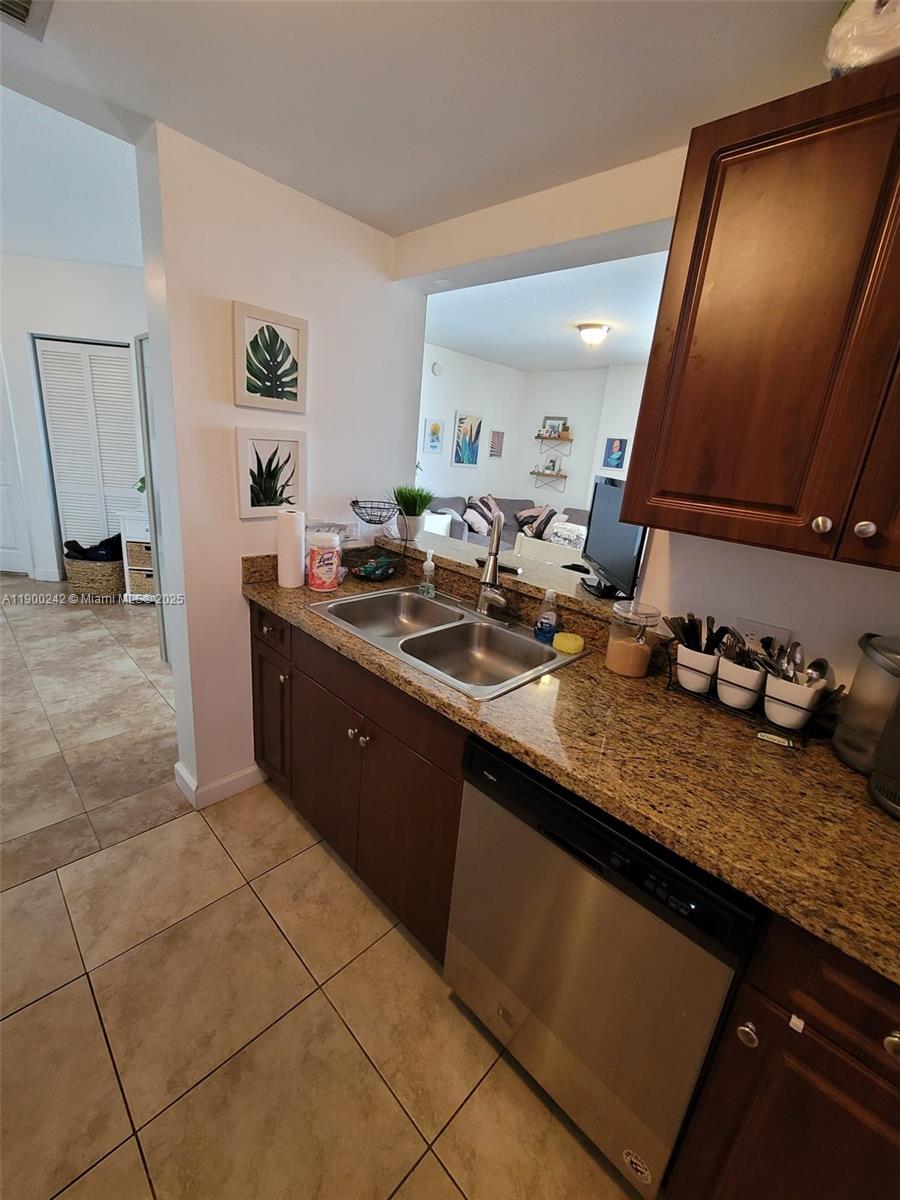 2600 SW 27th Ave # 502, Miami Unit: 502