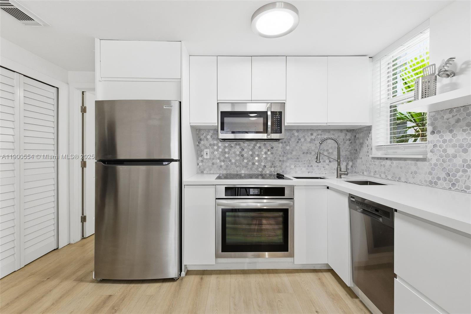 1550 Drexel Ave # 207