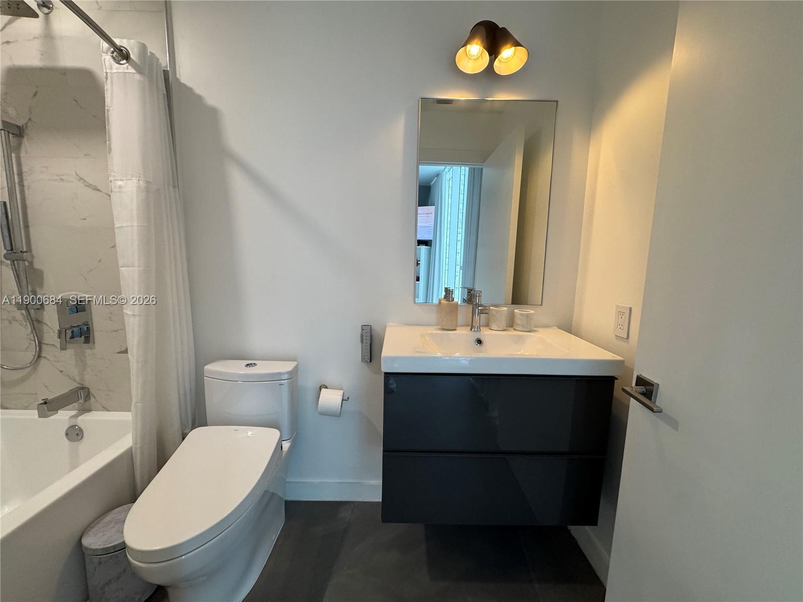 2020 N Bayshore Dr # 703