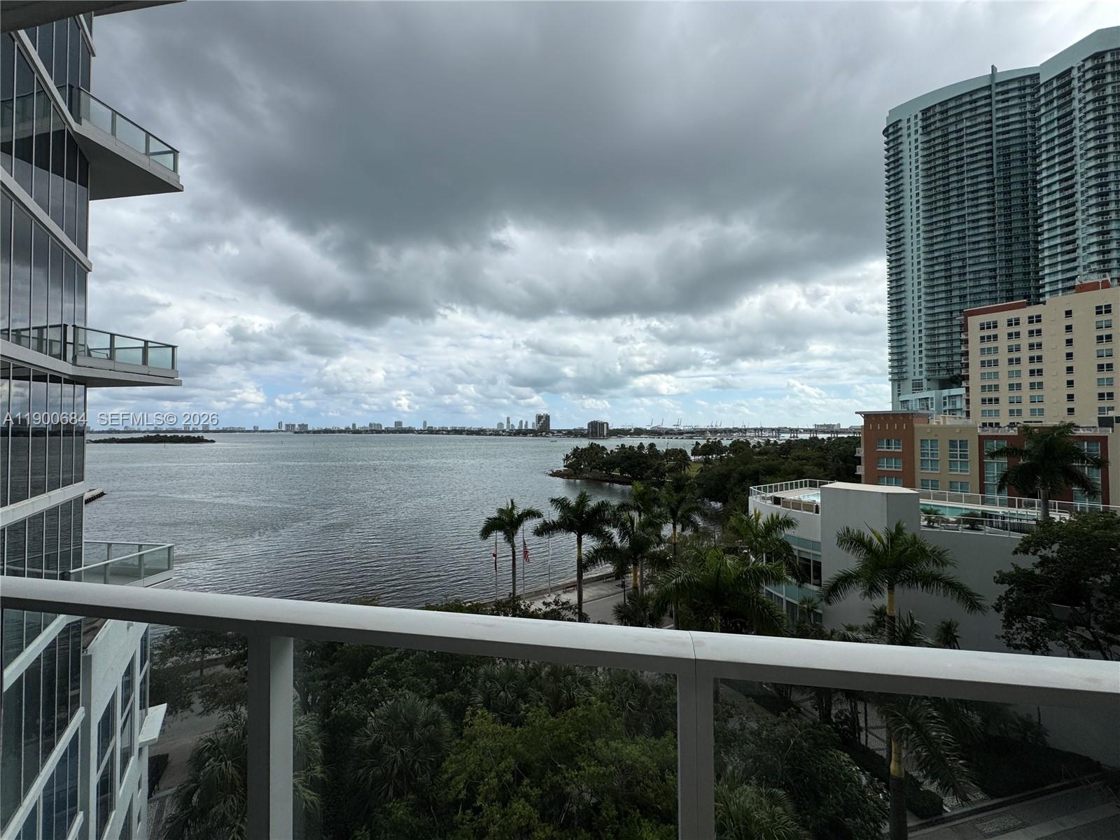 2020 N Bayshore Dr # 703