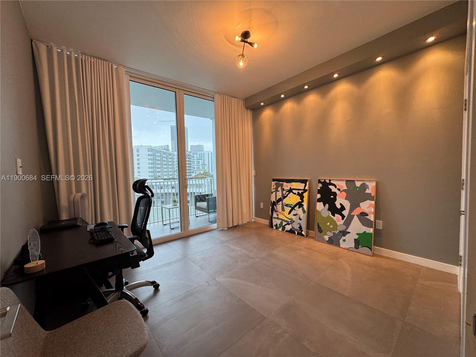 2020 N Bayshore Dr # 703