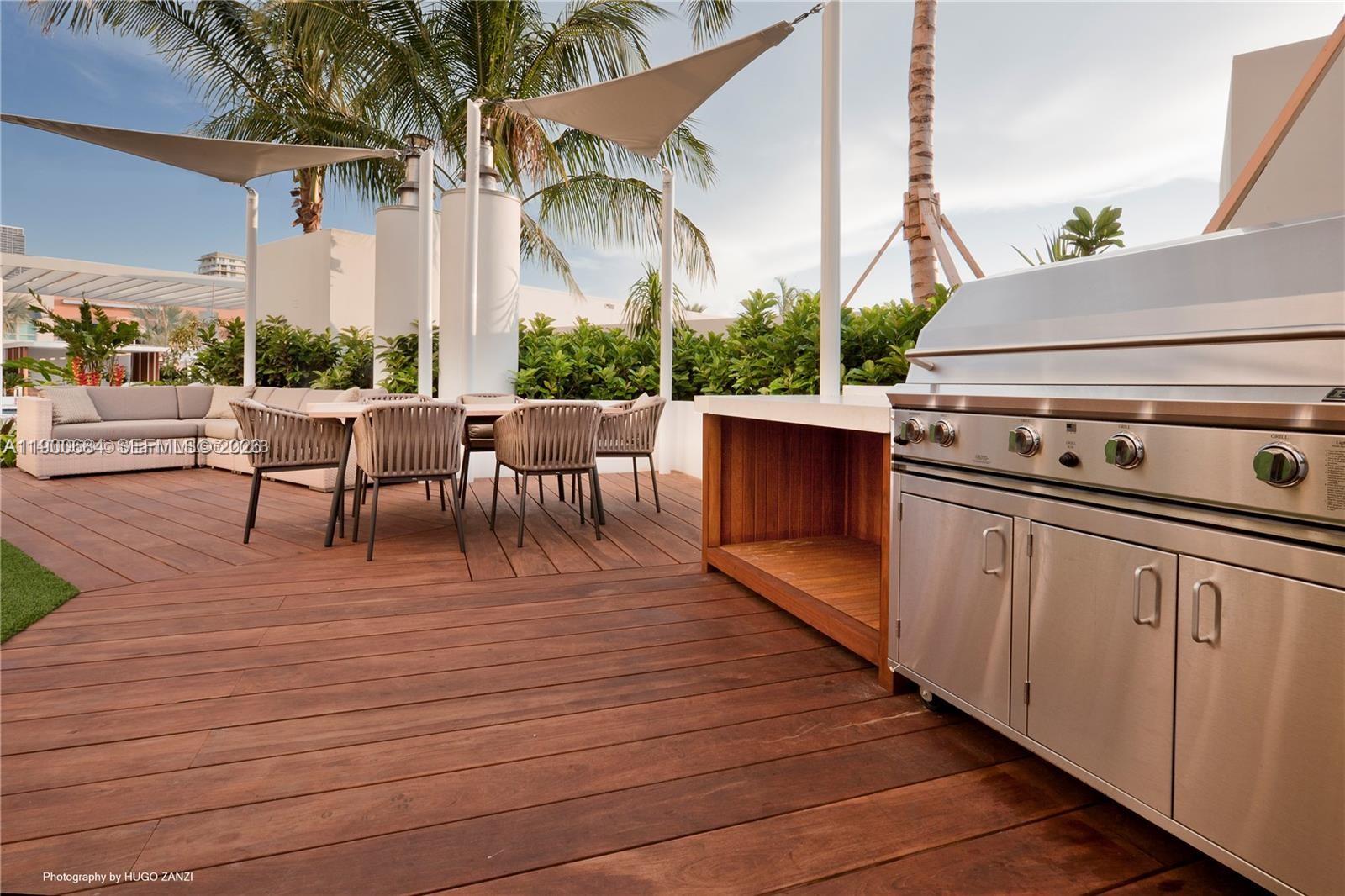 2020 N Bayshore Dr # 703