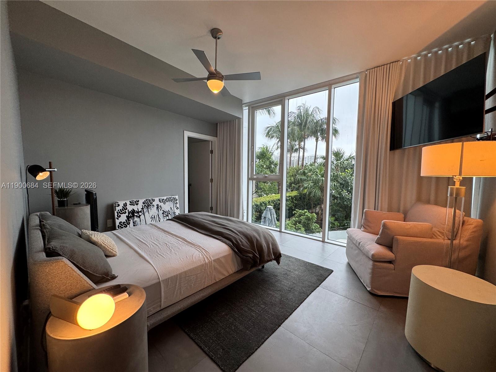 2020 N Bayshore Dr # 703