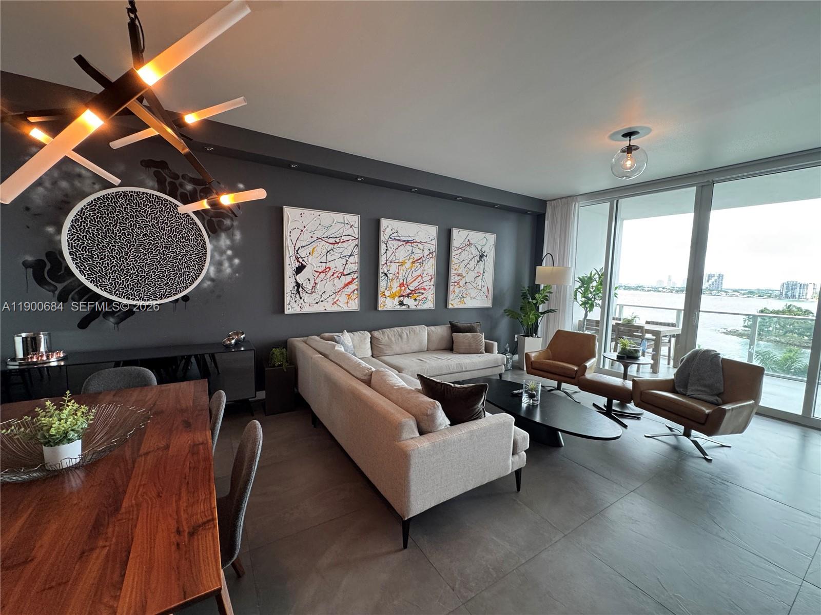 2020 N Bayshore Dr # 703