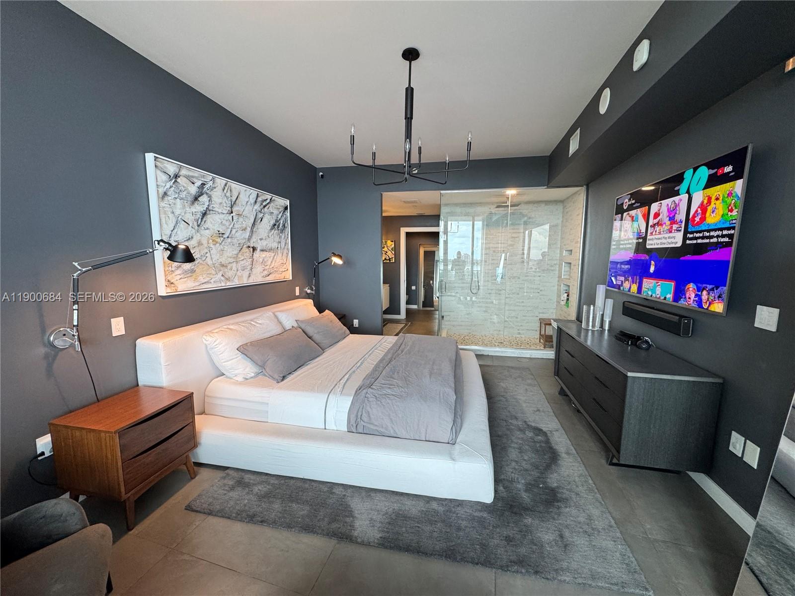 2020 N Bayshore Dr # 703