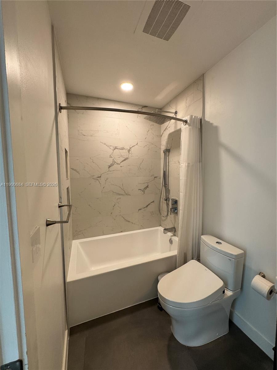 2020 N Bayshore Dr # 703