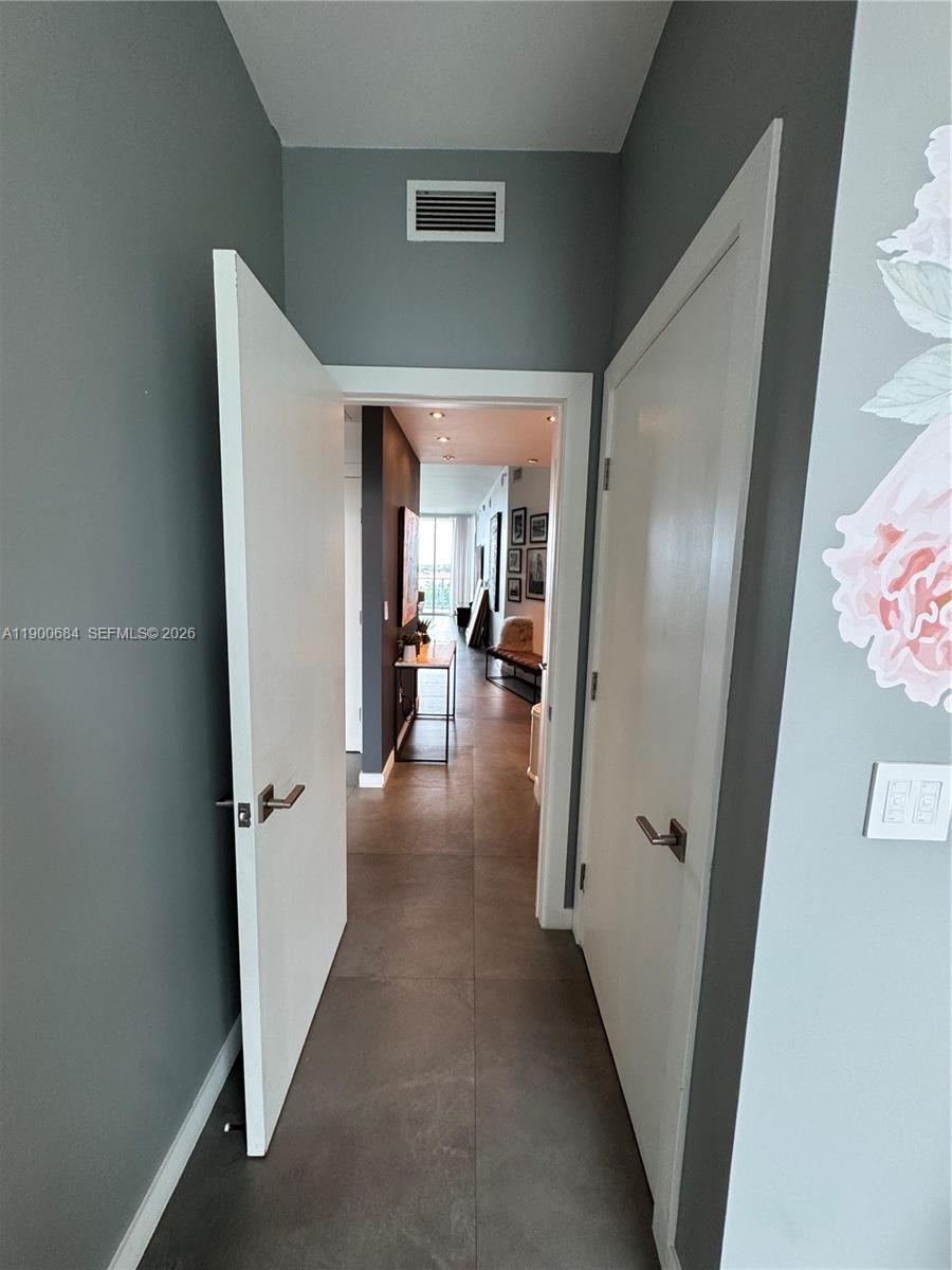 2020 N Bayshore Dr # 703