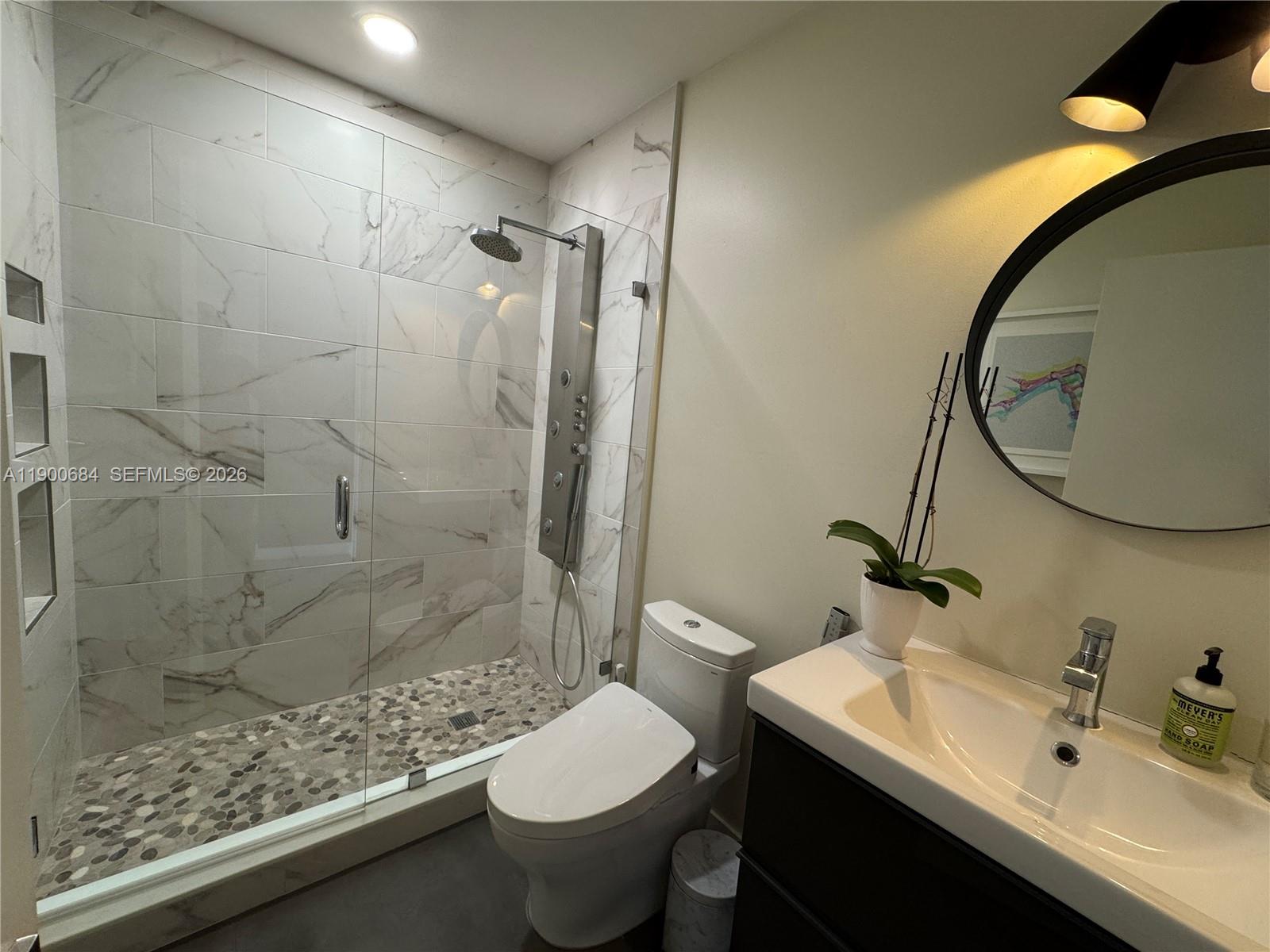 2020 N Bayshore Dr # 703