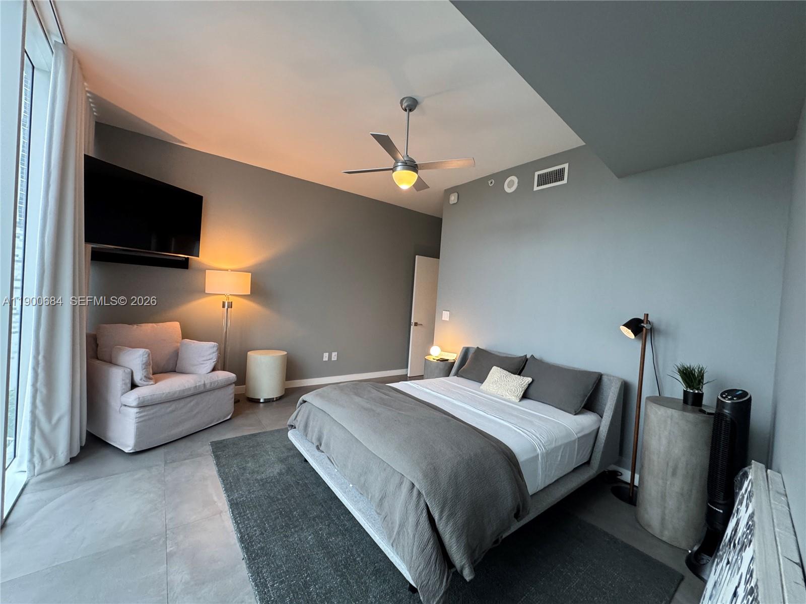 2020 N Bayshore Dr # 703