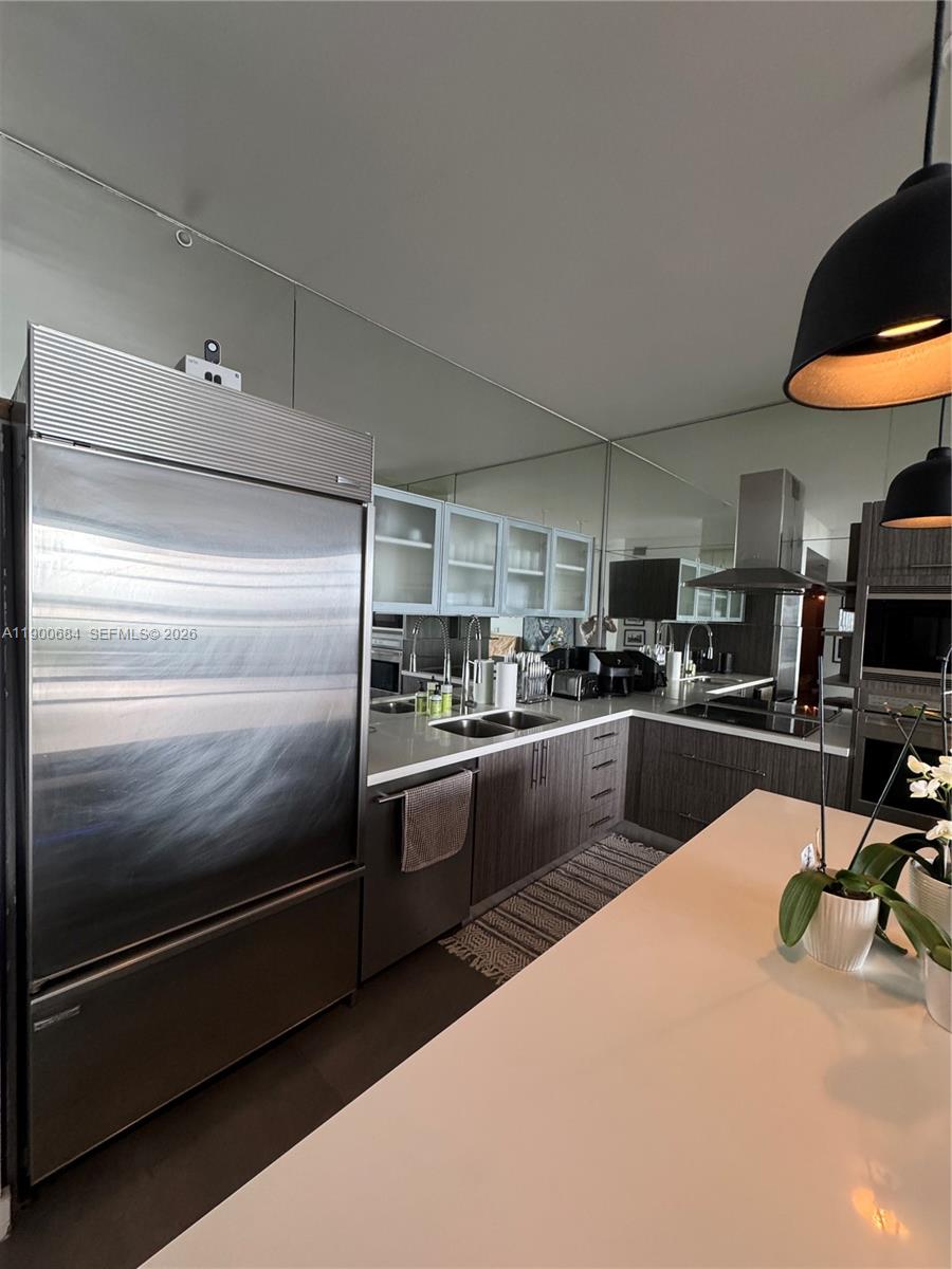 2020 N Bayshore Dr # 703