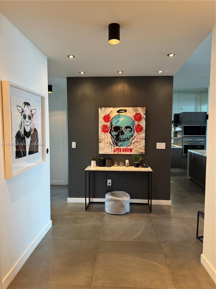 2020 N Bayshore Dr # 703