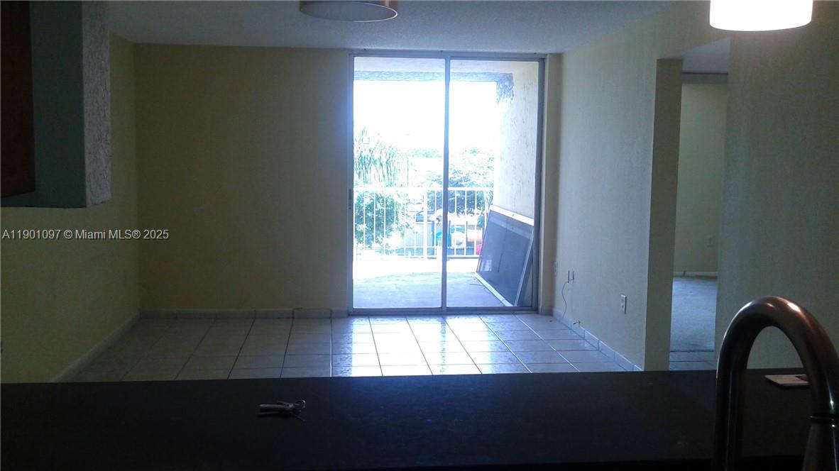 10801 SW 109th Ct # D301, Miami Unit: D301