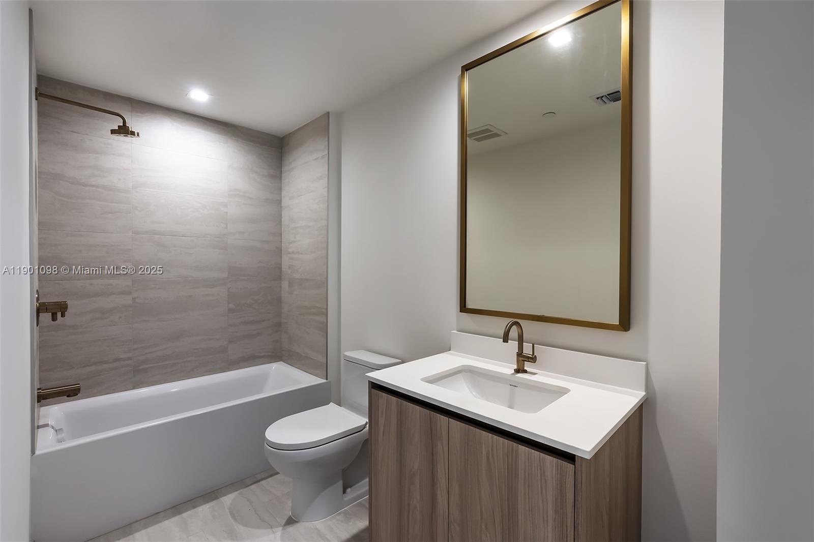 77 SE 5th Street # 2107, Miami Unit: 2107