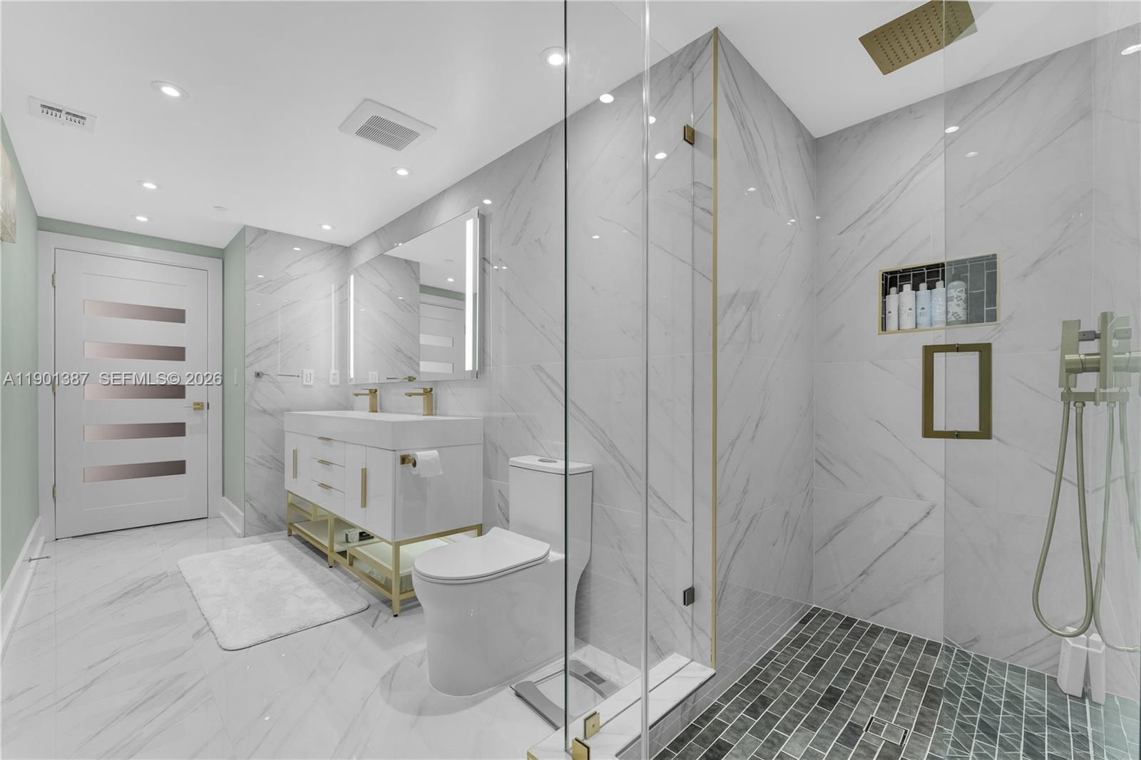 495 Brickell Ave # 3802