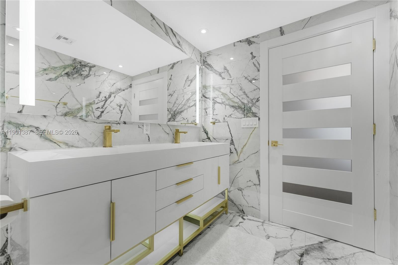 495 Brickell Ave # 3802
