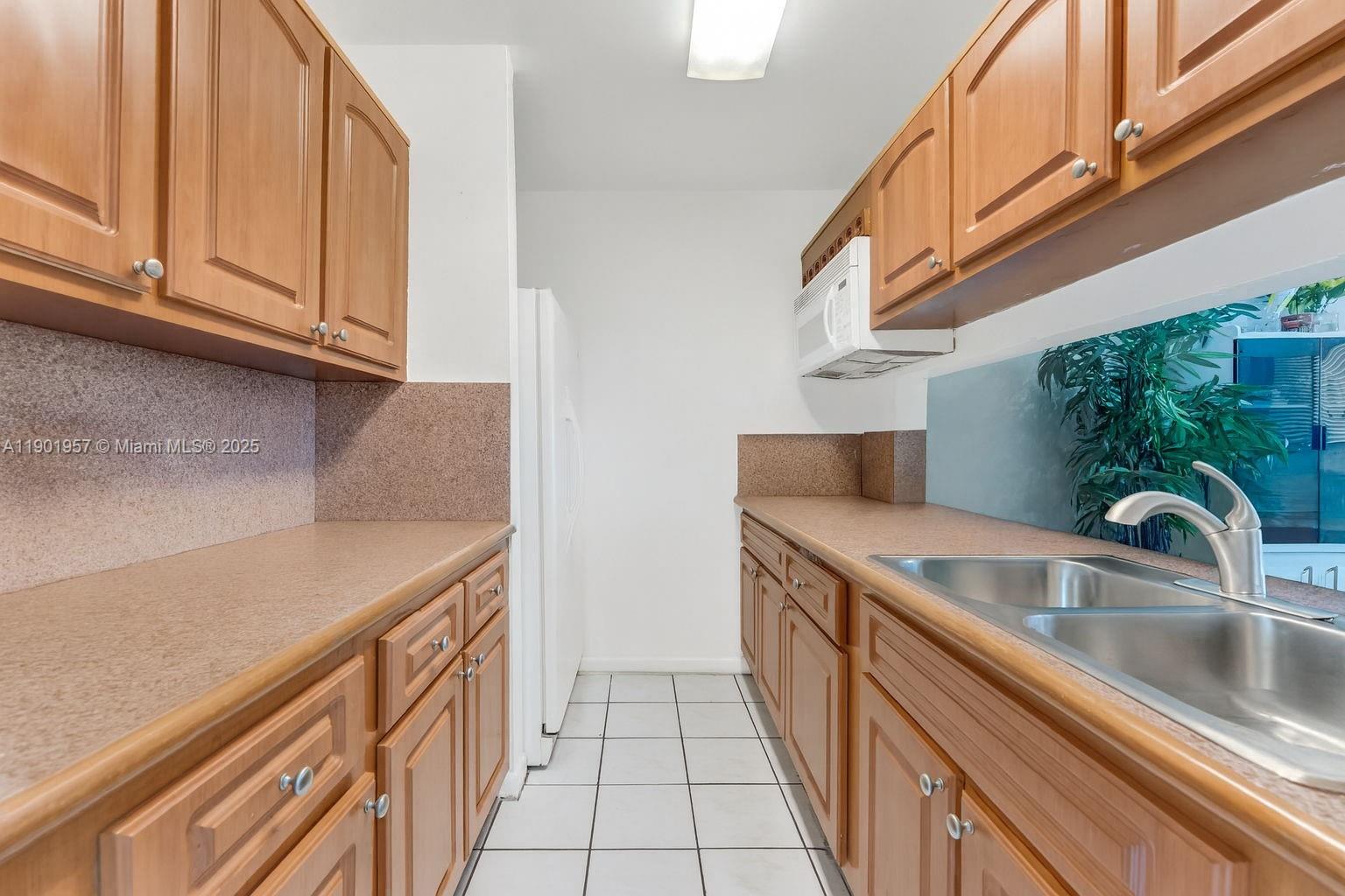 10500 SW 108th Ave # B210, Miami Unit: B210