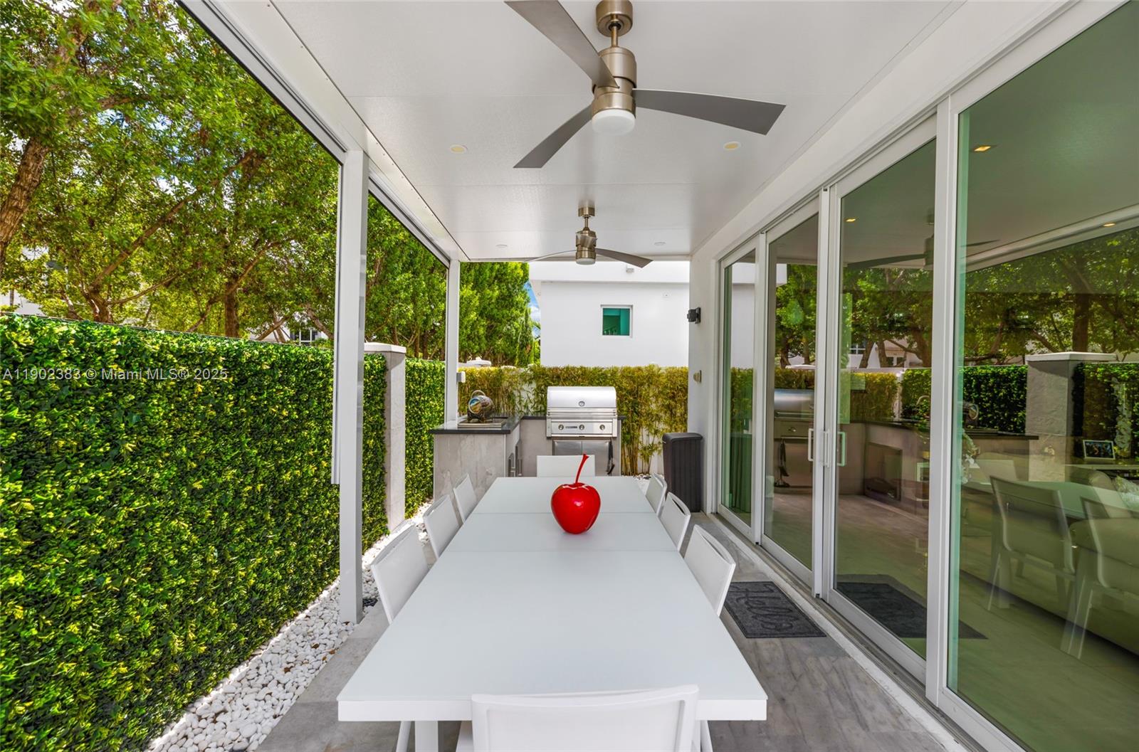 10580 NW 67th Ter