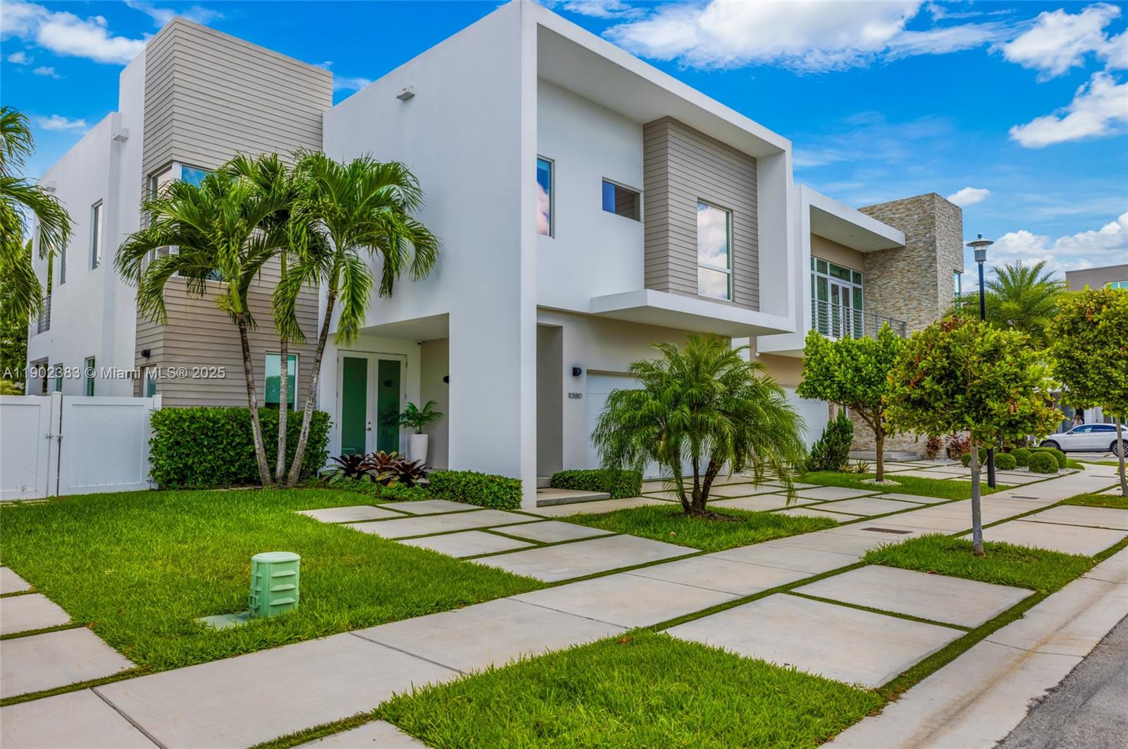 10580 NW 67th Ter