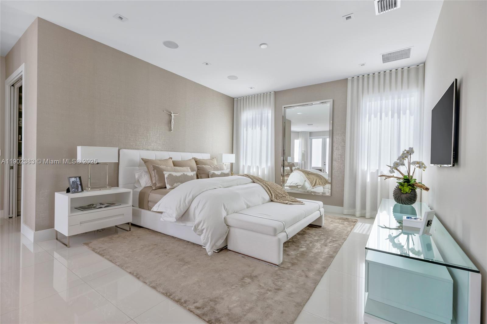10580 NW 67th Ter
