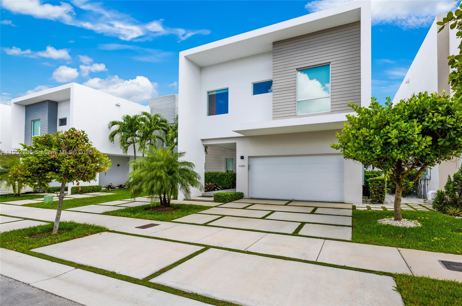 10580 NW 67th Ter