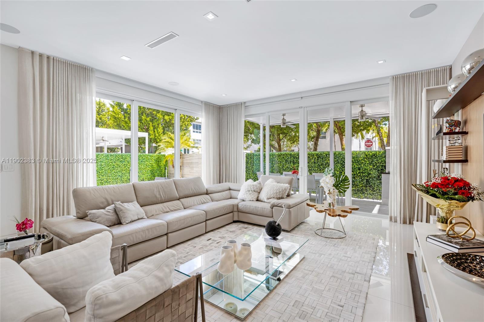 10580 NW 67th Ter