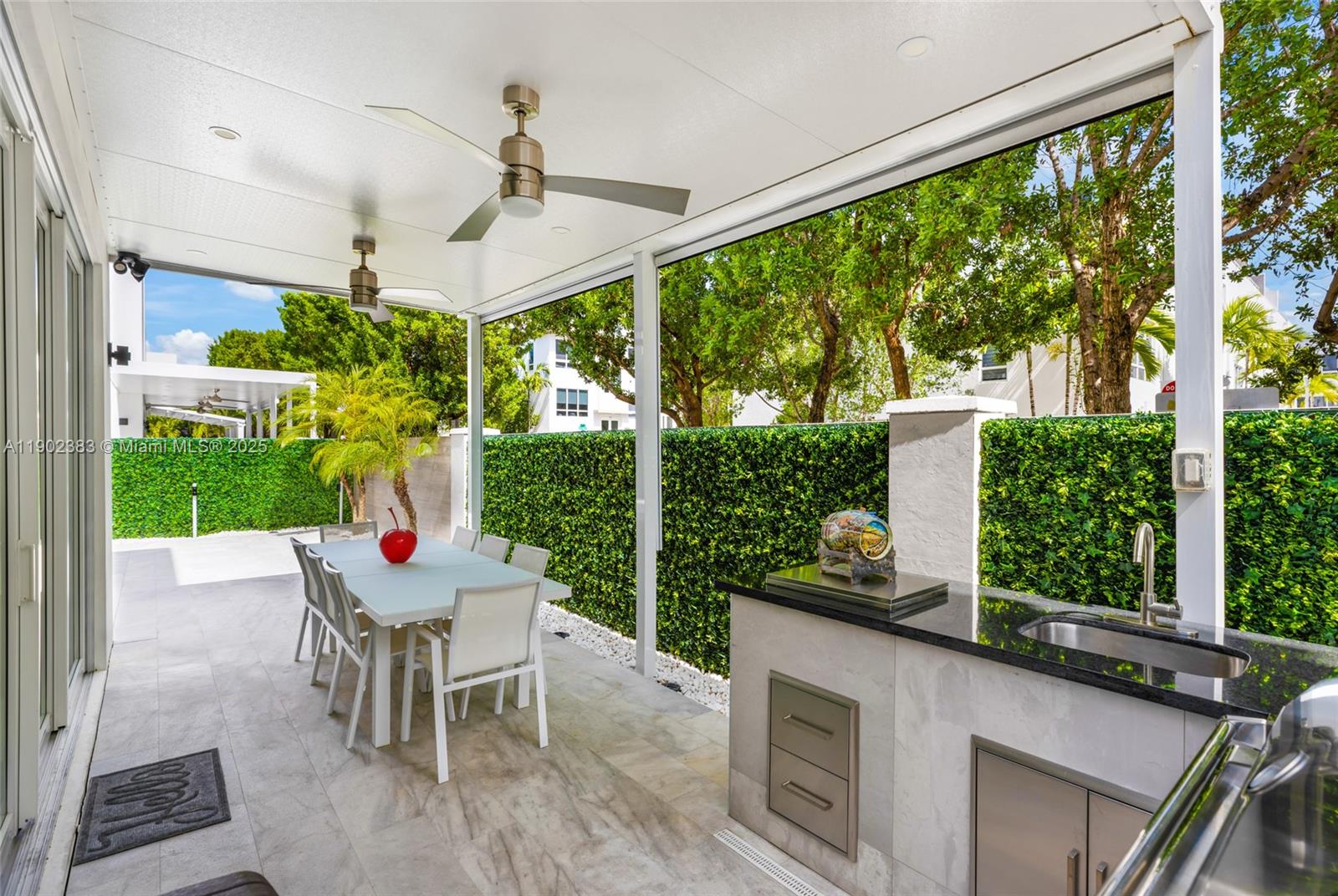 10580 NW 67th Ter