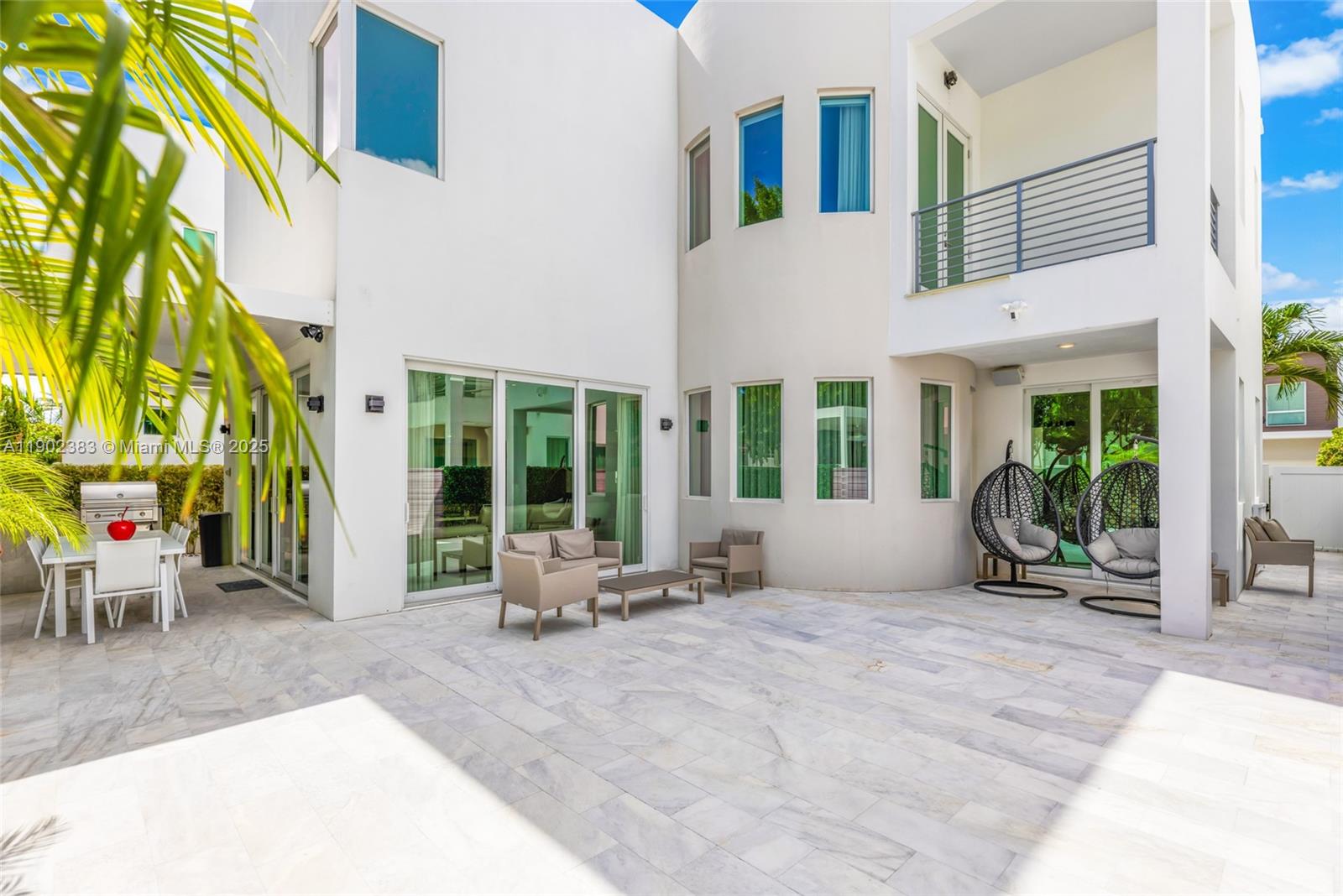 10580 NW 67th Ter