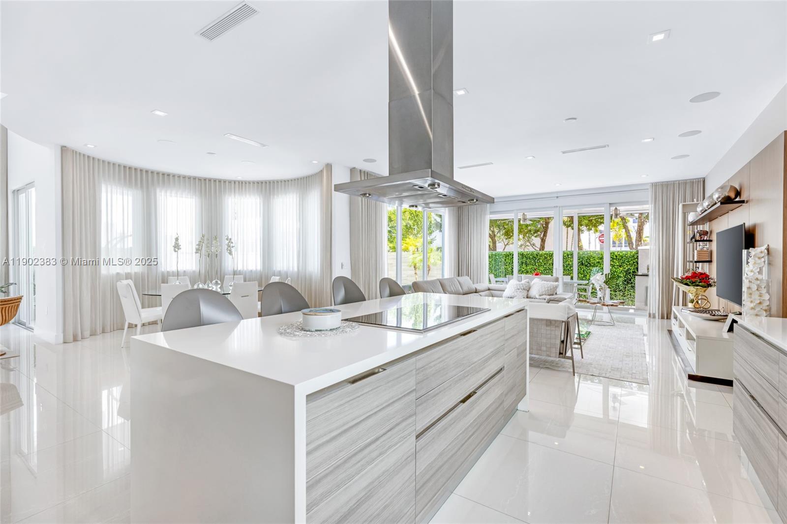 10580 NW 67th Ter