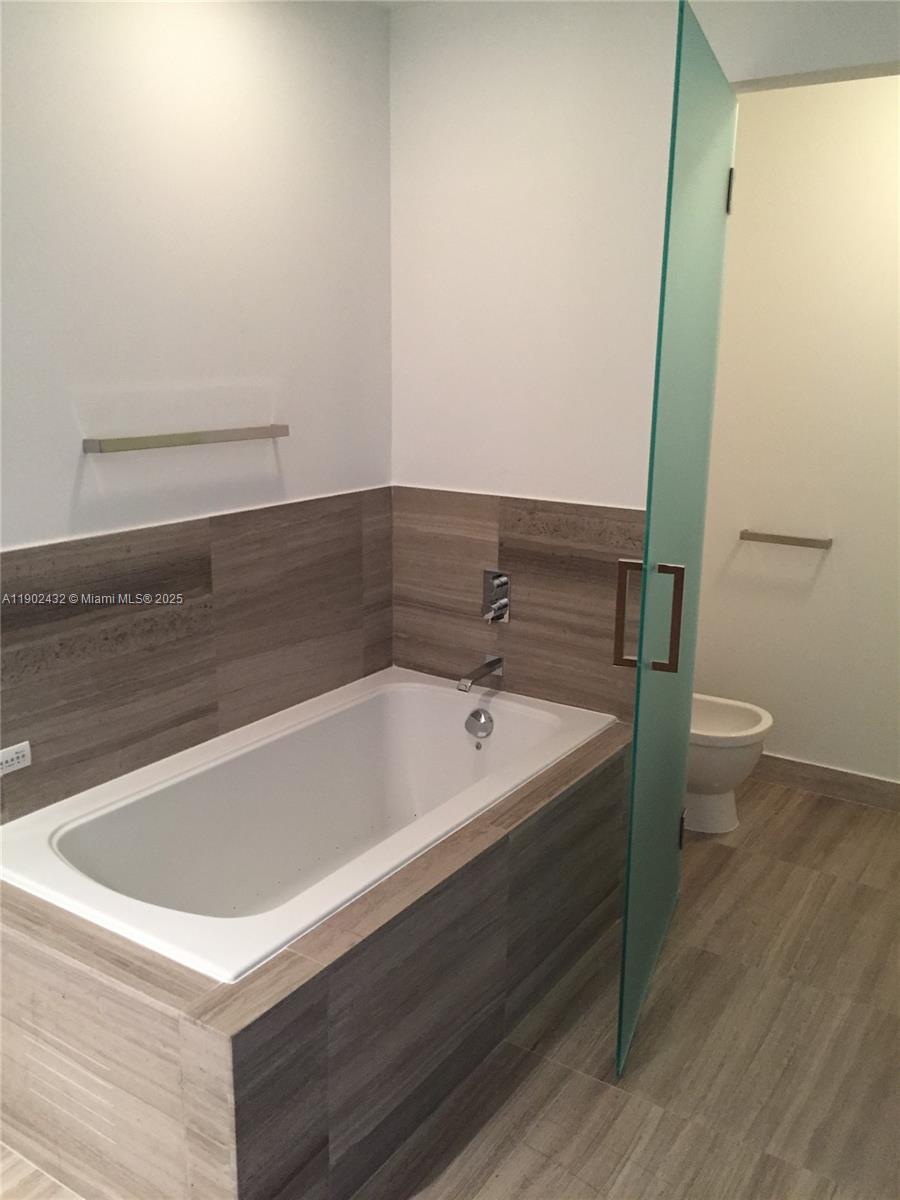 350 Ocean Dr # 704N, Key Biscayne Unit: 704N