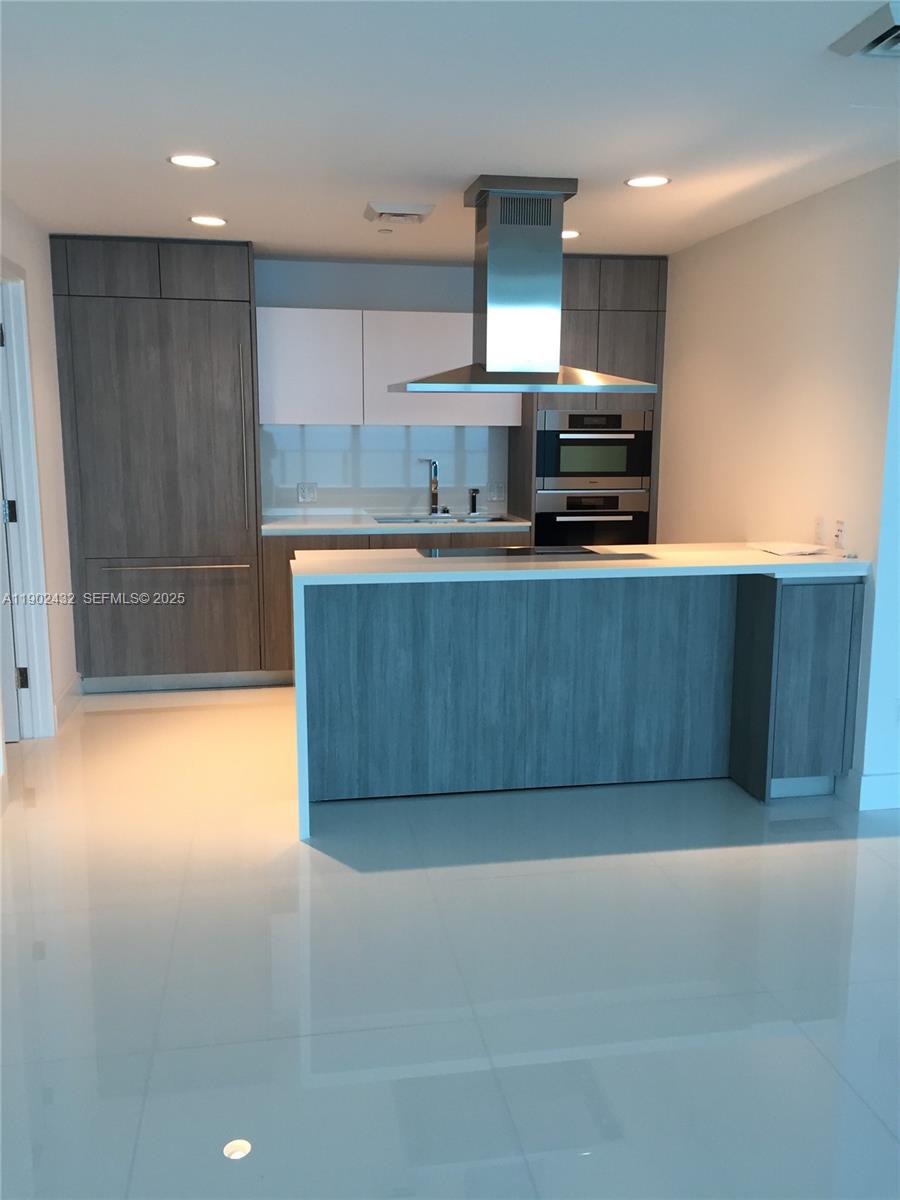 350 Ocean Dr # 704N, Key Biscayne Unit: 704N