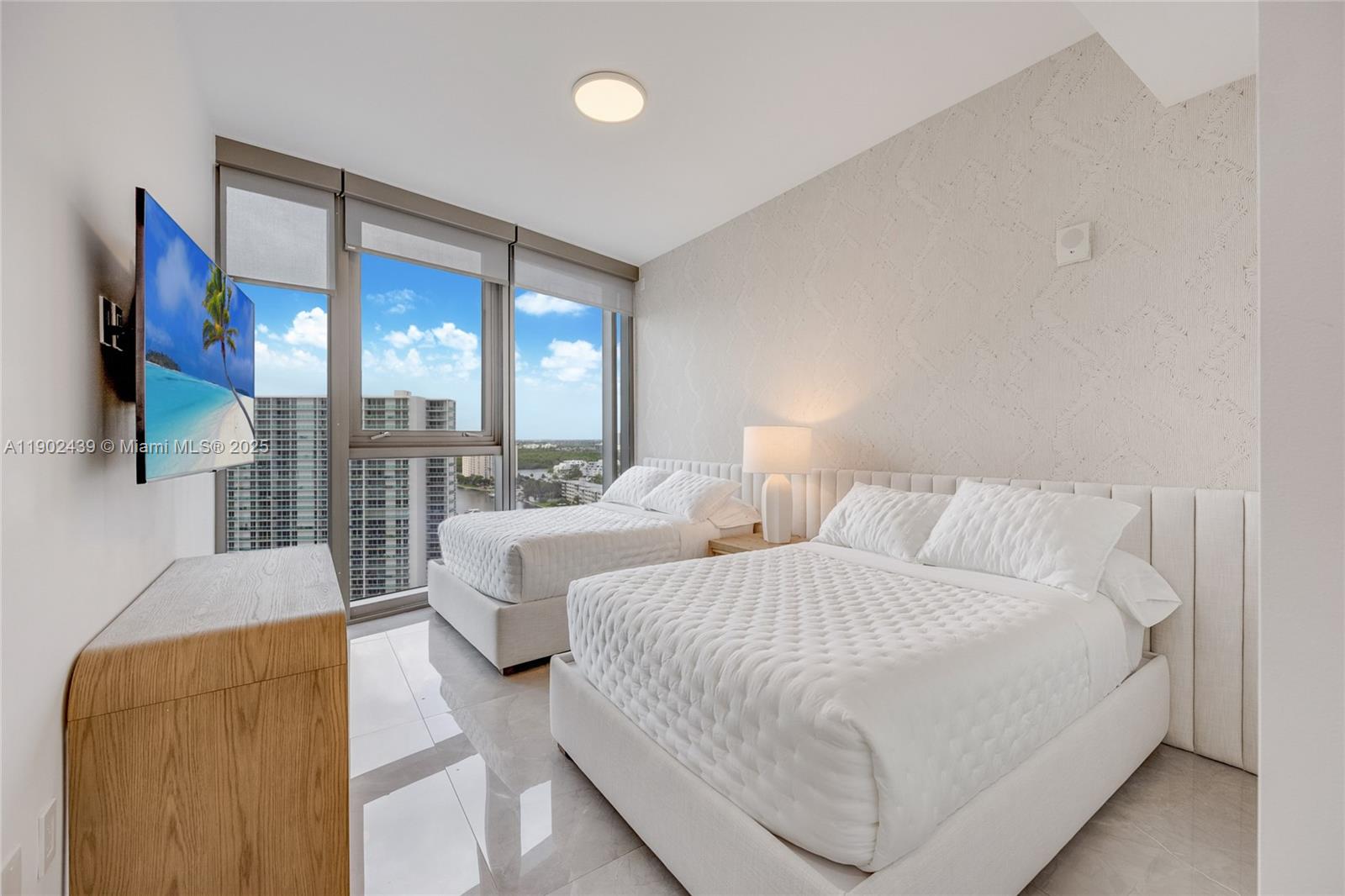 15701 Collins Ave # 1402, Sunny Isles Beach Unit: 1402