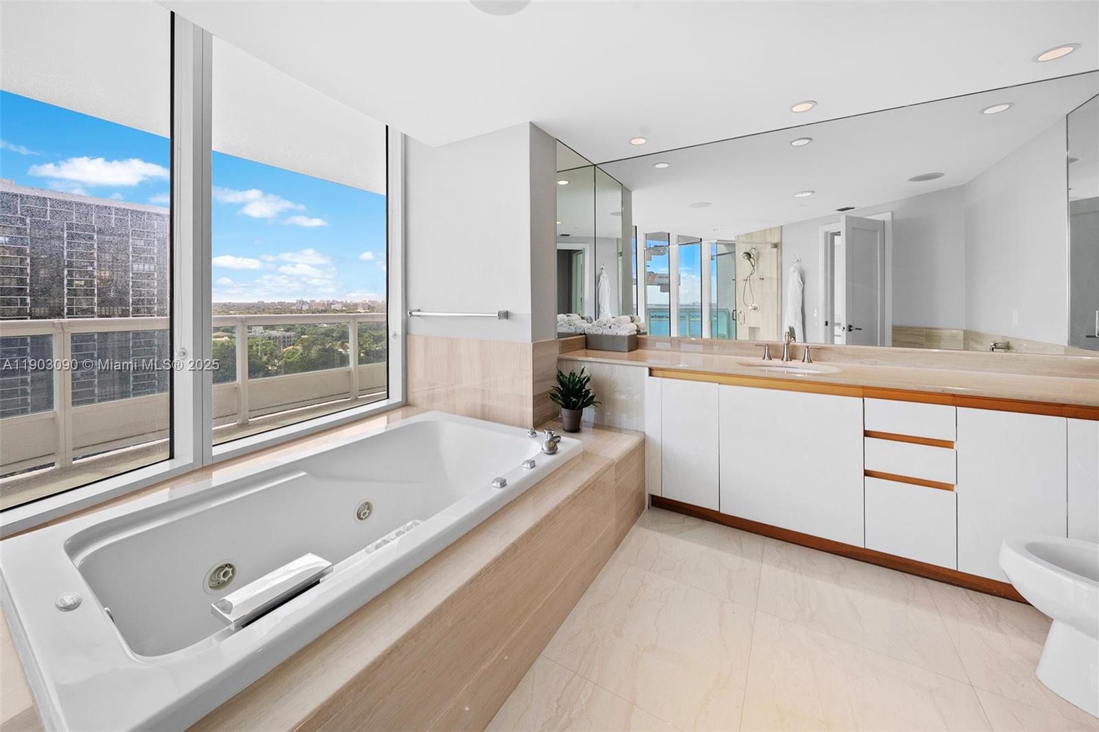 1643 Brickell Ave # 1602, Miami Unit: 1602