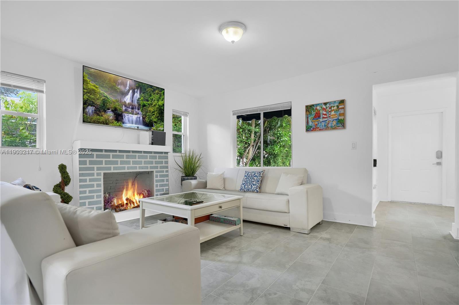 126 NW 33rd St, Miami